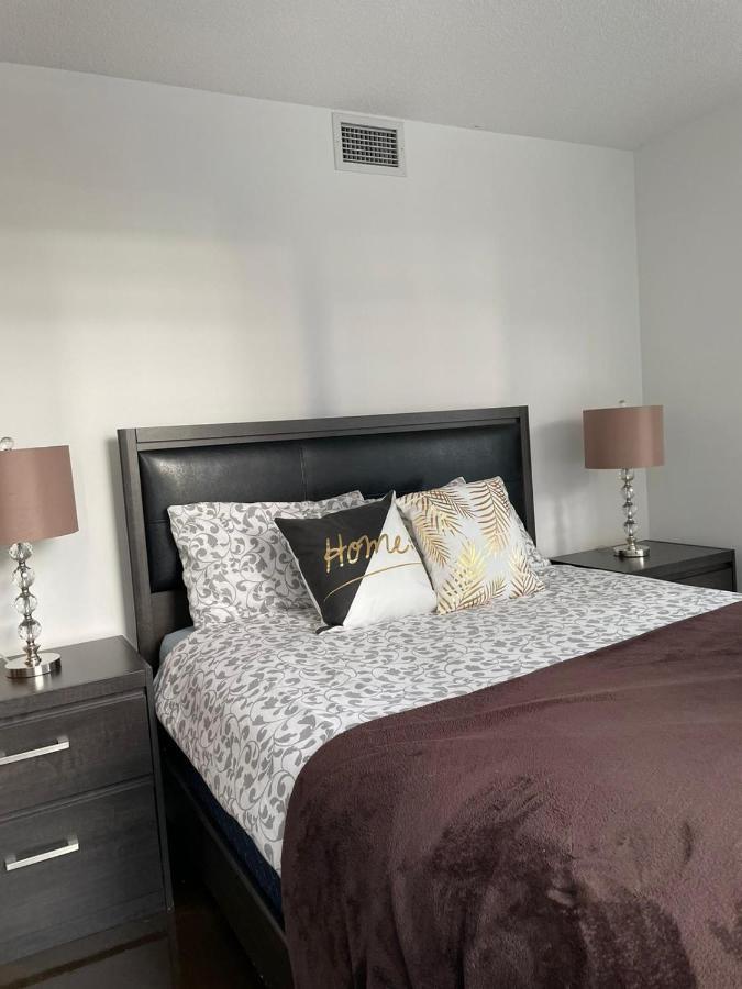 Toronto Downtown Luxurious Stylish 3 Bedroom 3 Bath 2 Balconies Near Rogers Centre Lakeview Condo Εξωτερικό φωτογραφία
