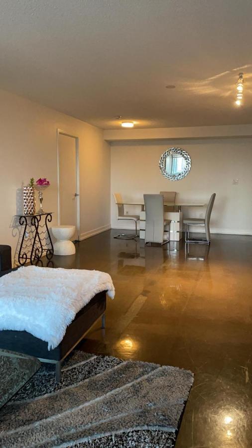 Toronto Downtown Luxurious Stylish 3 Bedroom 3 Bath 2 Balconies Near Rogers Centre Lakeview Condo Εξωτερικό φωτογραφία