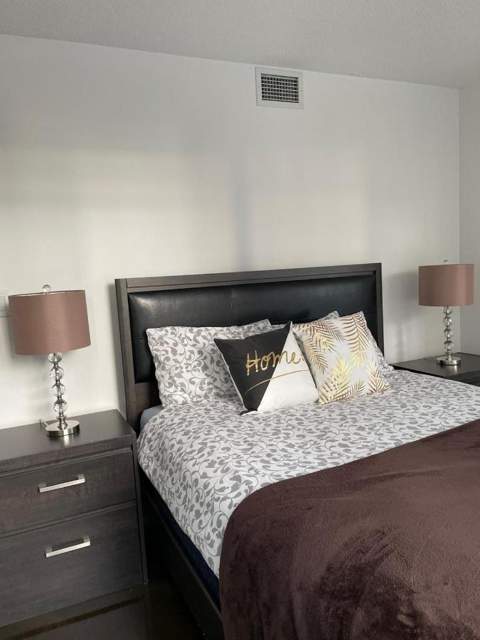 Toronto Downtown Luxurious Stylish 3 Bedroom 3 Bath 2 Balconies Near Rogers Centre Lakeview Condo Εξωτερικό φωτογραφία